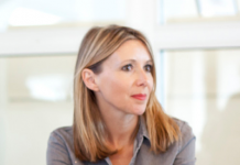 21/11/2025 – IA ET COMMUNIQUÉ DE PRESSE : COMMENT L’INTÉGRER SANS PERDRE L’ADN DE LA MARQUE ?