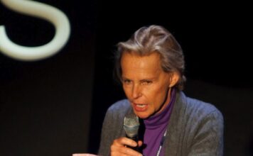 CHRISTINE OCKRENT DECRYPTE LE “LANGAGE TRUMP” DANS UN DICTIONNAIRE