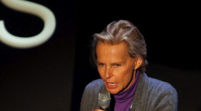 CHRISTINE OCKRENT DECRYPTE LE “LANGAGE TRUMP” DANS UN DICTIONNAIRE